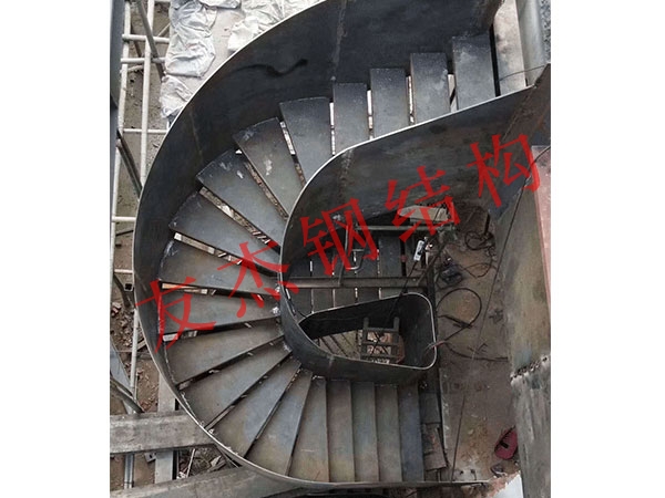 万盛售楼部旋转楼梯